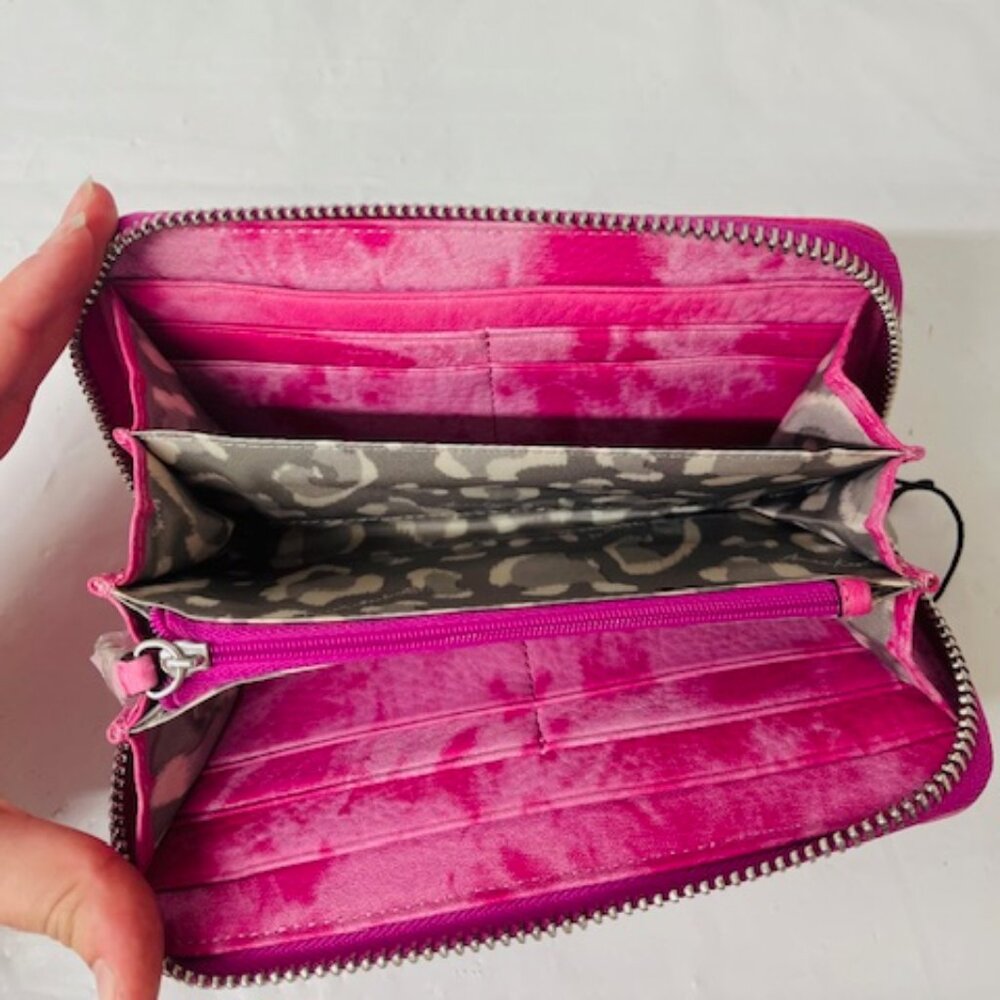 Aimee Kestenberg Pink Tie Dye Wallet- NEW WITH TAGS - Picture 3 of 3